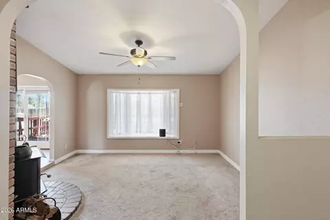 Living - 5565 E Campbell Ave, Flagstaff, AZ 86004 photo 2 of 7
