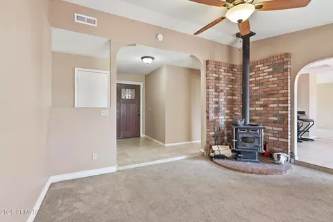 Entry Way - 5565 E Campbell Ave, Flagstaff, AZ 86004 photo 2 of 7