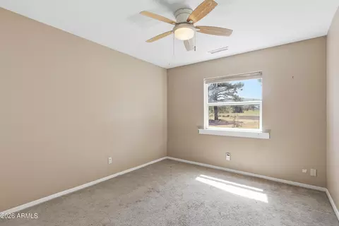 Bedroom - 5565 E Campbell Ave, Flagstaff, AZ 86004 photo 3 of 5