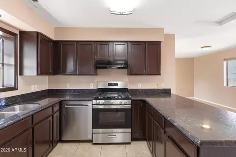 Kitchen - 5565 E Campbell Ave, Flagstaff, AZ 86004 photo 2 of 3