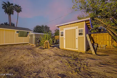 Exterior - 2429 W Morten Ave, Phoenix, AZ 85021 photo 2 of 4