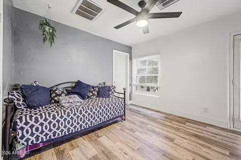 Bedroom - 2429 W Morten Ave, Phoenix, AZ 85021 photo 3 of 6