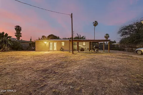 Exterior - 2429 W Morten Ave, Phoenix, AZ 85021 photo 3 of 4