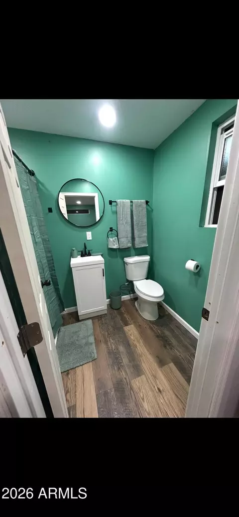 Bath - 2429 W Morten Ave, Phoenix, AZ 85021 photo 7 of 9