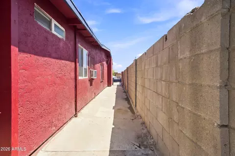 Entry Way - 902 S 30th Dr, Phoenix, AZ 85009 photo 1 of 1