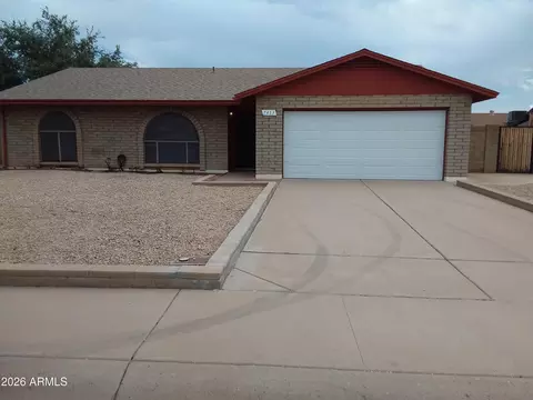 7413 W Corrine Dr, Peoria, AZ 85381