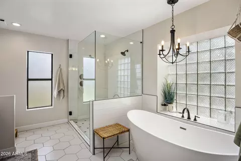 Bath - 727 E Kings Ave, Phoenix, AZ 85022 photo 4 of 7