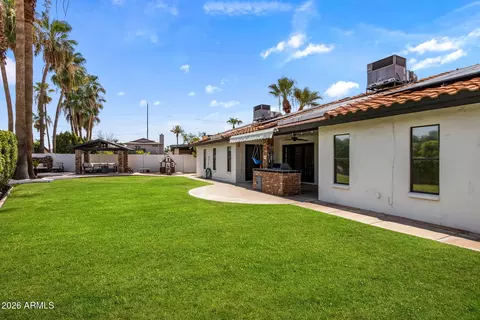 Exterior - 727 E Kings Ave, Phoenix, AZ 85022 photo 6 of 13