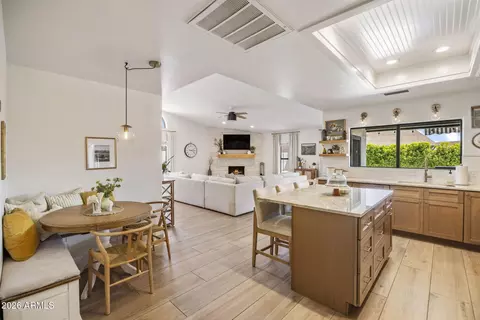 Kitchen - 727 E Kings Ave, Phoenix, AZ 85022 photo 5 of 5