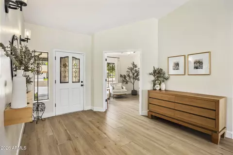 Entry Way - 727 E Kings Ave, Phoenix, AZ 85022 photo 2 of 2