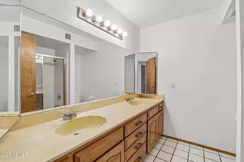 Bath - 2025 E Pegasus Dr, Tempe, AZ 85283 photo 3 of 3