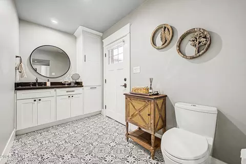 Bath - 7315 N 3rd Ave, Phoenix, AZ 85021 photo 1 of 7