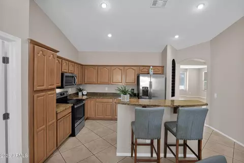 Kitchen - 3570 E Coconino Way, Gilbert, AZ 85298 photo 3 of 3