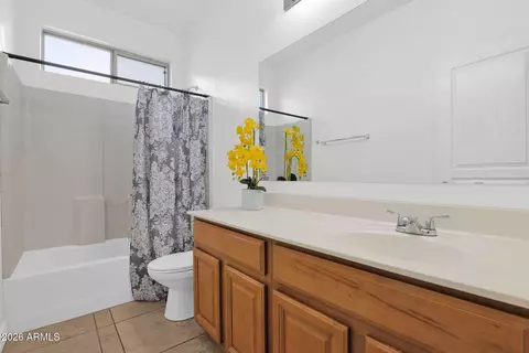 Bath - 3570 E Coconino Way, Gilbert, AZ 85298 photo 2 of 2