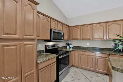 Kitchen - 3570 E Coconino Way, Gilbert, AZ 85298 photo 2 of 3