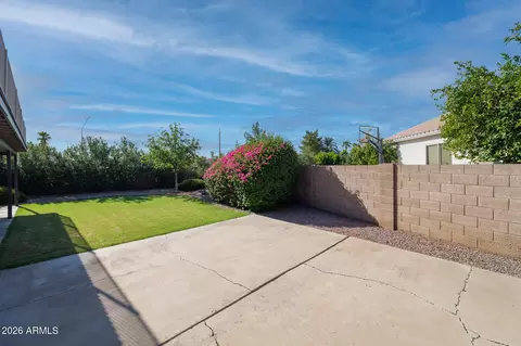 Exterior - 181 S Tiago Dr, Gilbert, AZ 85233 photo 4 of 13