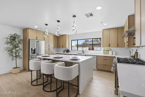 8401 E Avalon Dr, Scottsdale, AZ 85251