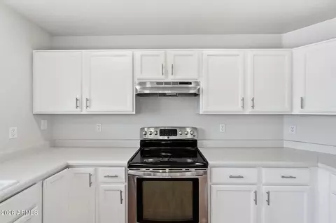 Kitchen - 1734 S Lawther Dr, Apache Junction, AZ 85120 photo 3 of 4