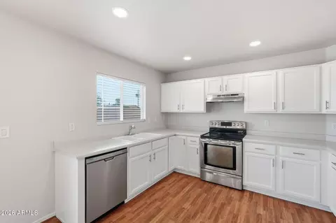 Kitchen - 1734 S Lawther Dr, Apache Junction, AZ 85120 photo 2 of 4