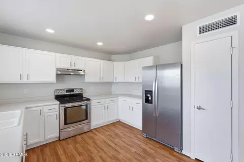 Kitchen - 1734 S Lawther Dr, Apache Junction, AZ 85120 photo 4 of 4