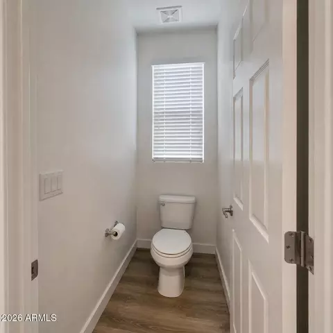 Bath - 2334 E Levi Dr, Phoenix, AZ 85040 photo 4 of 5