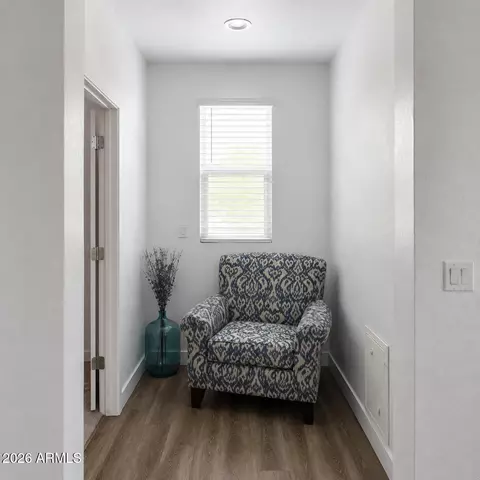 Entry Way - 2334 E Levi Dr, Phoenix, AZ 85040 photo 4 of 6