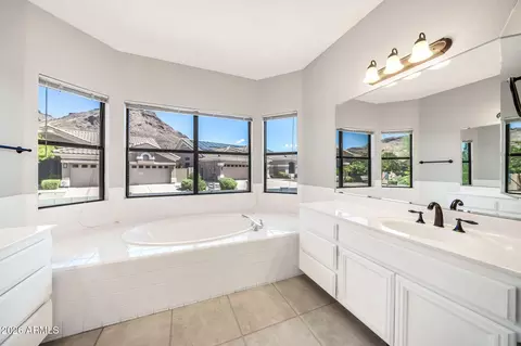 Bath - 1536 E Meadow Ln, Phoenix, AZ 85022 photo 1 of 5