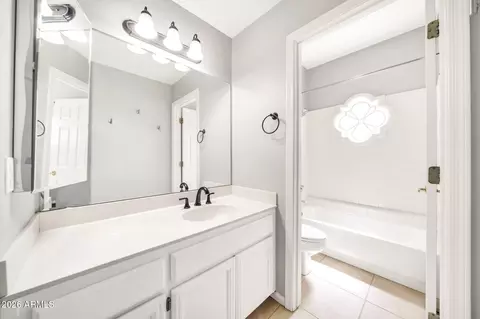 Bath - 1536 E Meadow Ln, Phoenix, AZ 85022 photo 4 of 5