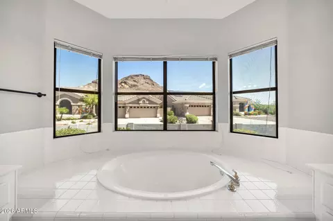 Bath - 1536 E Meadow Ln, Phoenix, AZ 85022 photo 2 of 5