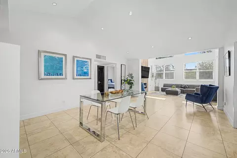 Dining - 4411 N 18th St, Phoenix, AZ 85016 photo 2 of 3