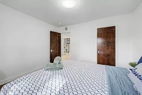 Bedroom - 4411 N 18th St, Phoenix, AZ 85016 photo 7 of 8