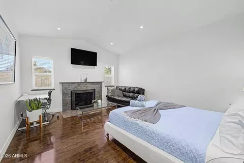 Bedroom - 4411 N 18th St, Phoenix, AZ 85016 photo 1 of 8
