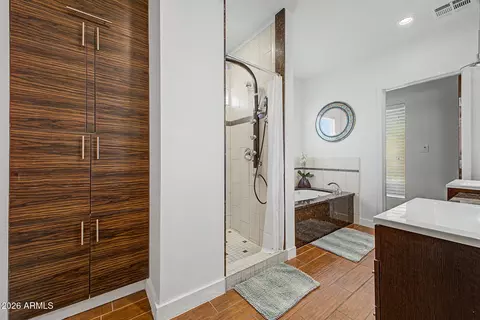 Bath - 4411 N 18th St, Phoenix, AZ 85016 photo 1 of 6