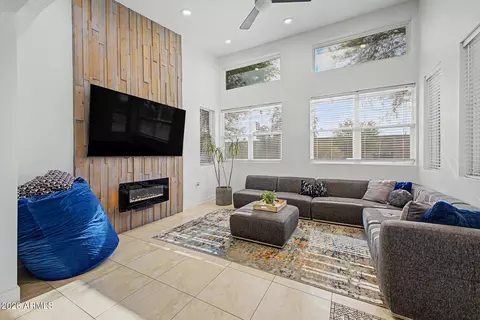Living - 4411 N 18th St, Phoenix, AZ 85016 photo 3 of 5