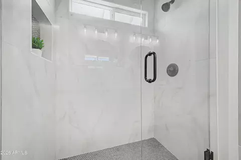 Bath - 3141 E Charleston Ave, Phoenix, AZ 85032 photo 2 of 3