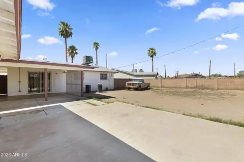 Exterior - 2242 E Chipman Rd, Phoenix, AZ 85040 photo 5 of 7
