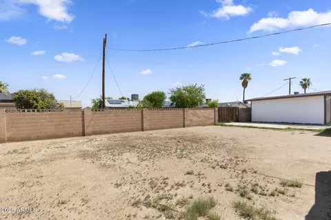 Exterior - 2242 E Chipman Rd, Phoenix, AZ 85040 photo 7 of 7