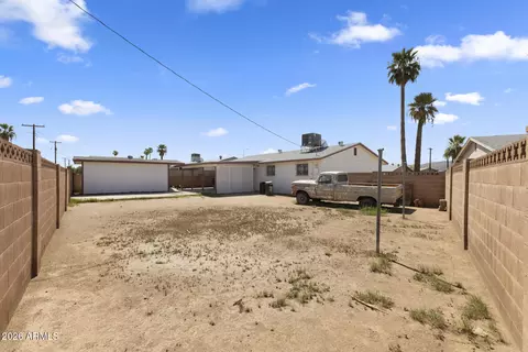 Exterior - 2242 E Chipman Rd, Phoenix, AZ 85040 photo 6 of 7