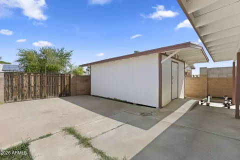 Exterior - 2242 E Chipman Rd, Phoenix, AZ 85040 photo 3 of 7