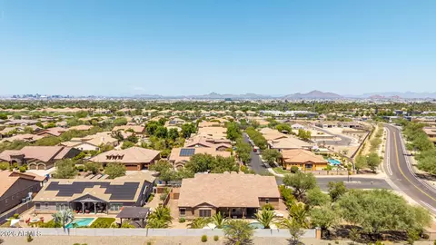 View/Area - 3139 E Harwell Rd, Phoenix, AZ 85042 photo 2 of 5