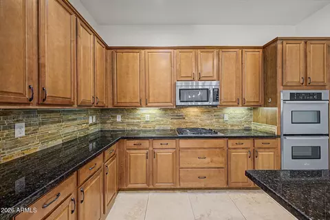 Kitchen - 3139 E Harwell Rd, Phoenix, AZ 85042 photo 2 of 3