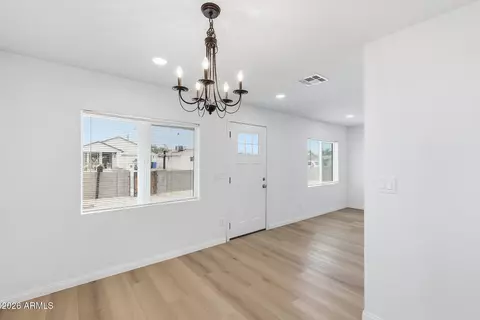 Entry Way - 2750 E Wier Ave, Phoenix, AZ 85040 photo 3 of 4