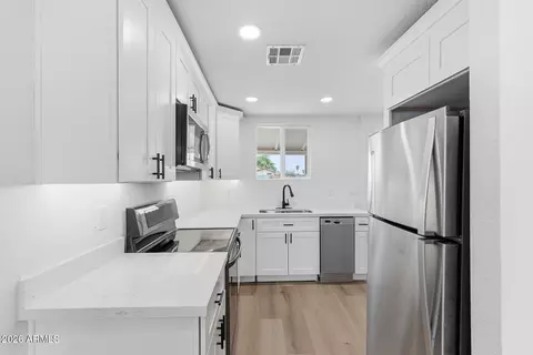 Kitchen - 2750 E Wier Ave, Phoenix, AZ 85040 photo 1 of 4