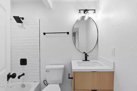 Bath - 2750 E Wier Ave, Phoenix, AZ 85040 photo 1 of 2