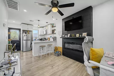 Living - 1447 E Mountain View Rd, Phoenix, AZ 85020 photo 1 of 1