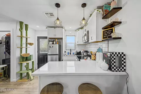 Kitchen - 1447 E Mountain View Rd, Phoenix, AZ 85020 photo 1 of 3
