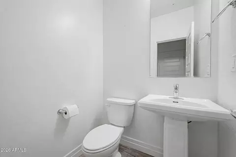 Bath - 2344 E Hidalgo Ave, Phoenix, AZ 85040 photo 1 of 3