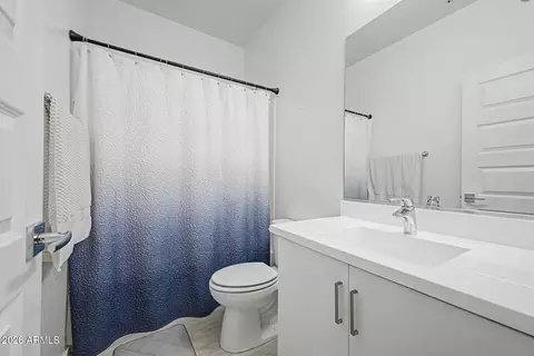 Bath - 2344 E Hidalgo Ave, Phoenix, AZ 85040 photo 3 of 3