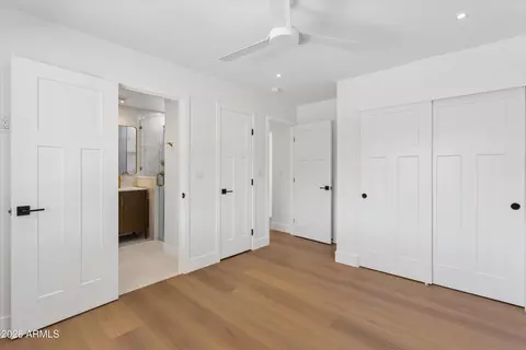 Bedroom - 939 E Berridge Ln, Phoenix, AZ 85014 photo 1 of 4