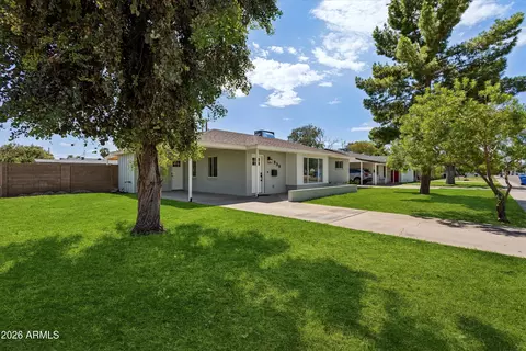 Exterior - 939 E Berridge Ln, Phoenix, AZ 85014 photo 2 of 5